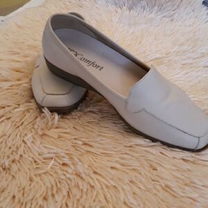 I ♥️  Comfort Tan leather Slip on Shoes Size 8W